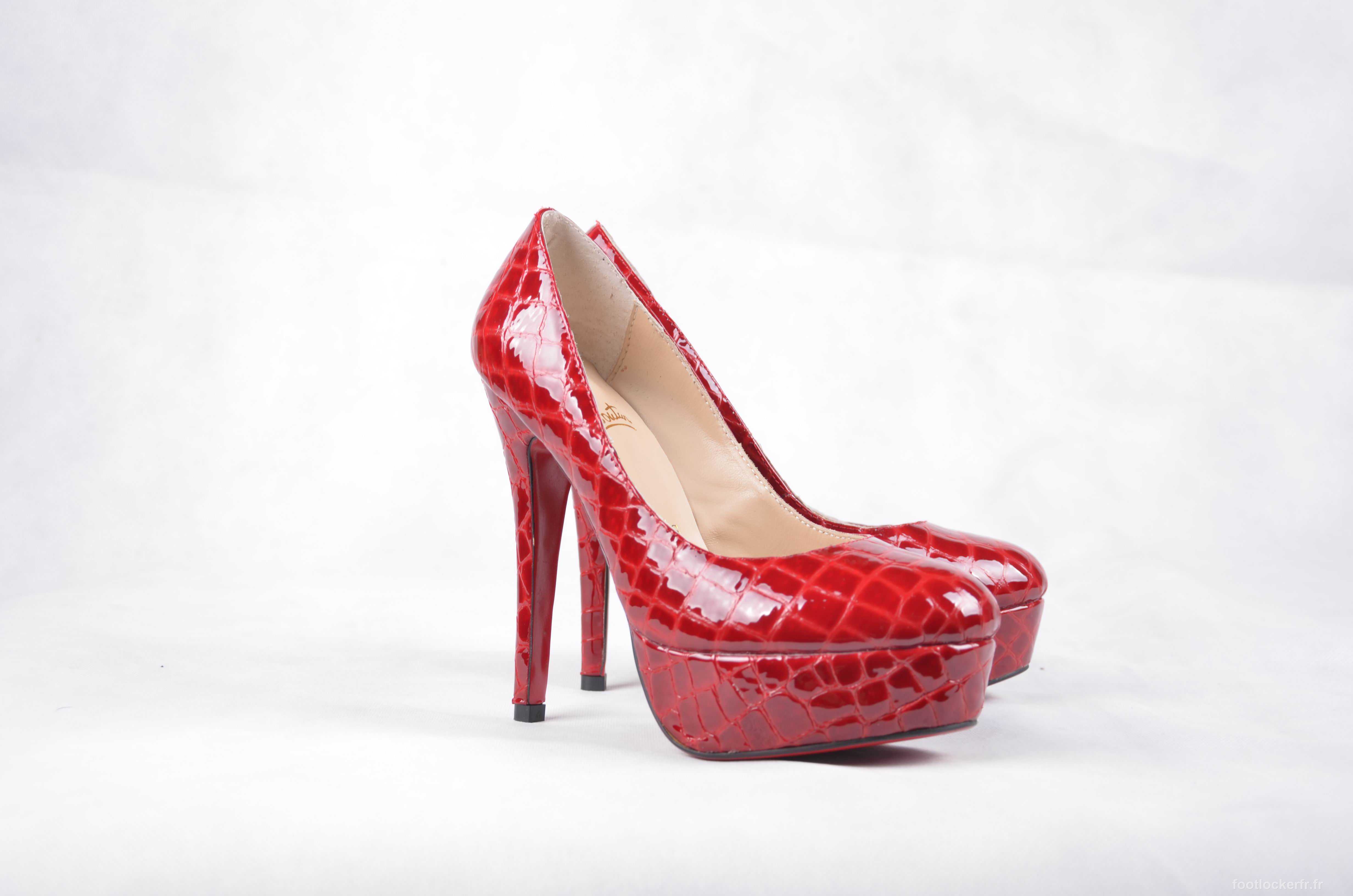 christian louboutin escarpin retro enstock christian louboutin france retro